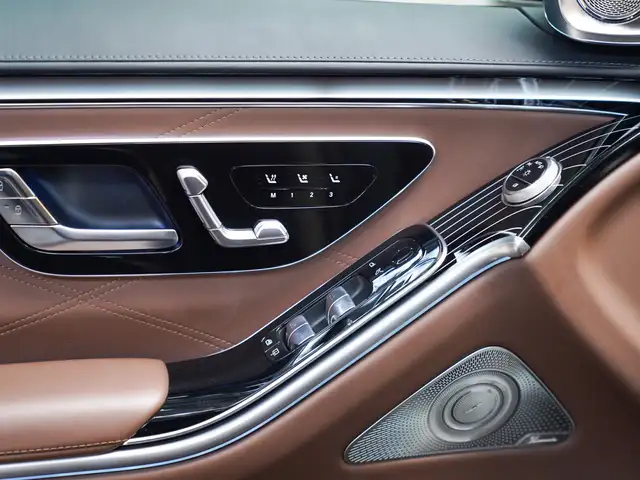 Mercedes-Benz S-Class view 25