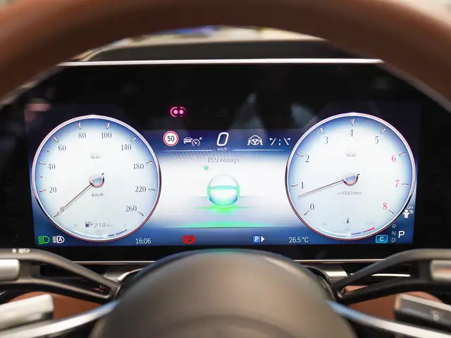 Mercedes-Benz S-Class view 27