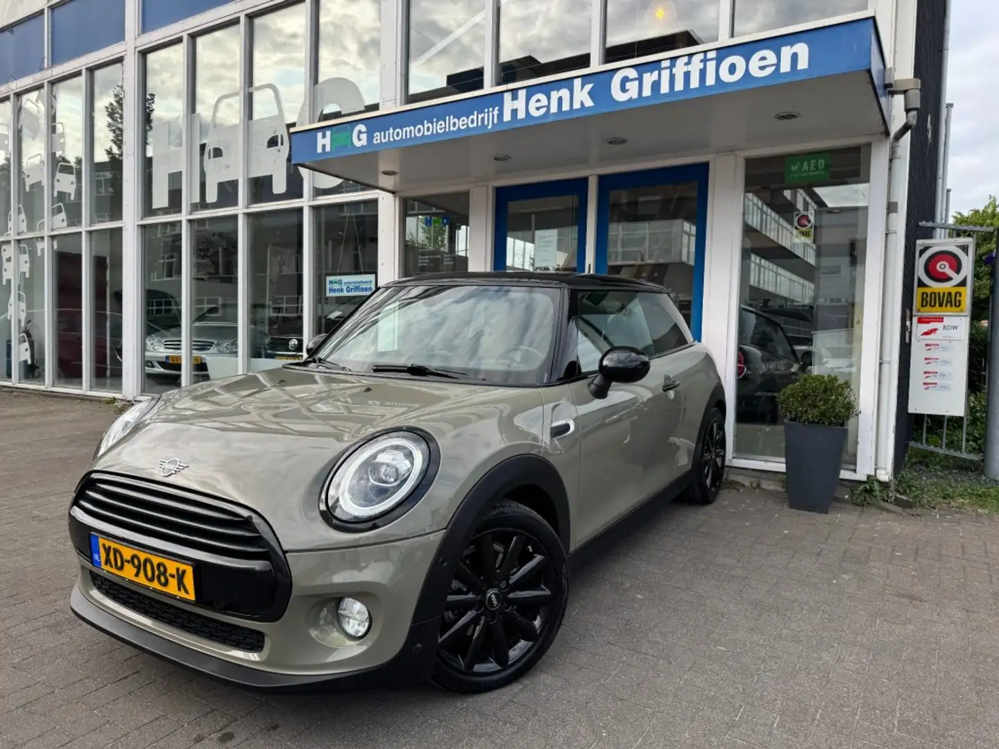 MINI Cooper 1.5 Cooper Pepper I Leer I Panoramadak I Camera I Gris - 1