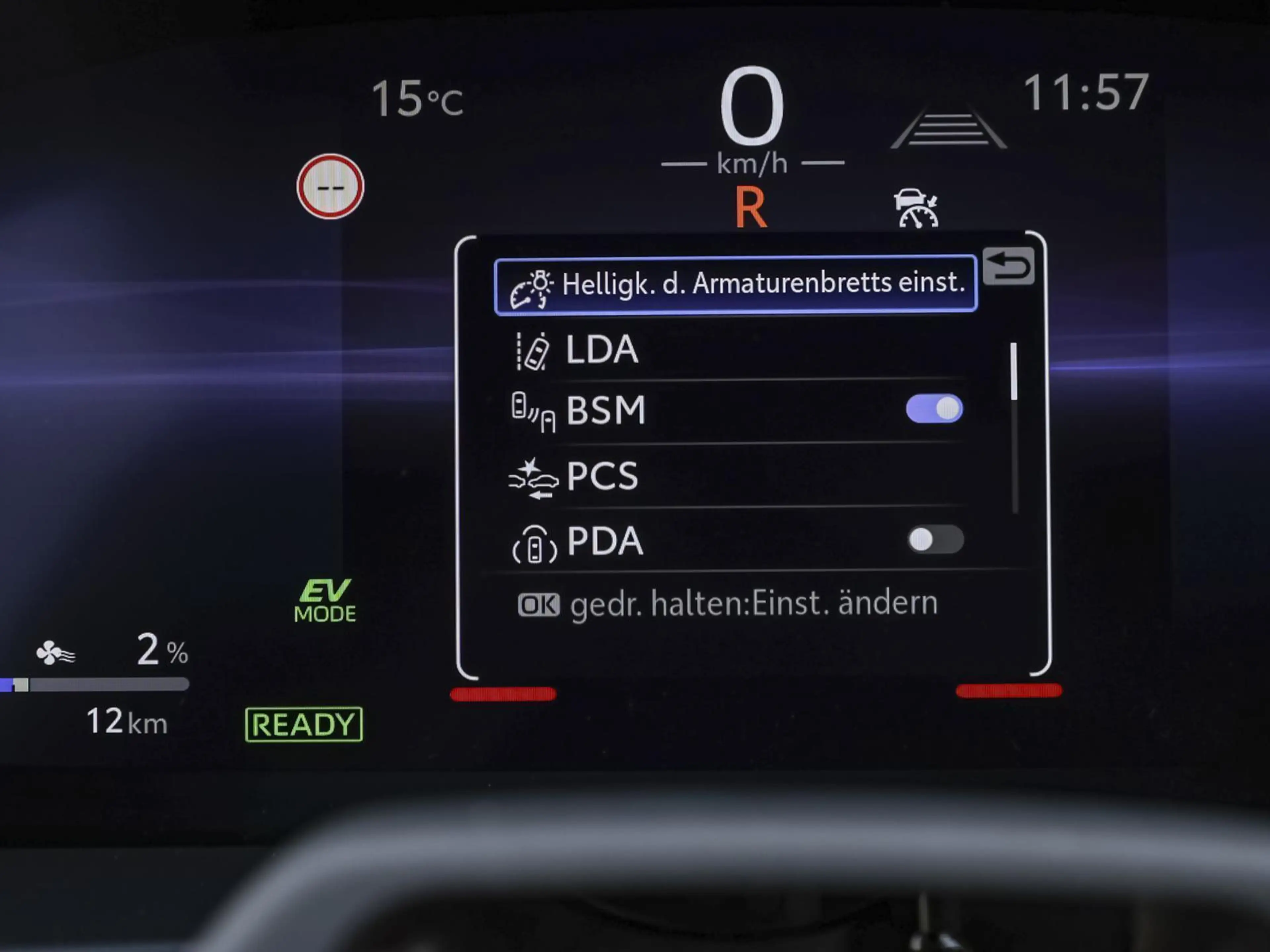 Toyota C-HR Lounge 2.0 Plug In Hybrid CVT NAVI SHZ PDC — photo 15
