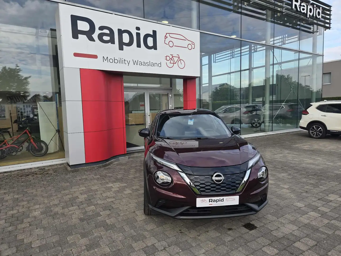 Nissan Juke 1.6 Hybride automaat N Connecta Rood - 1