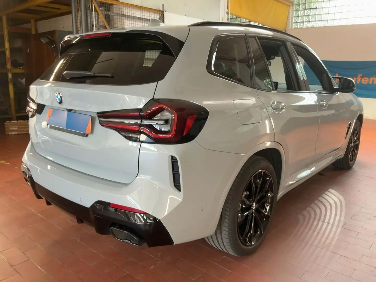BMW X3 M i LEDER NAV LED AHK STDHZ MEMORY H&K ACC Gris - 2