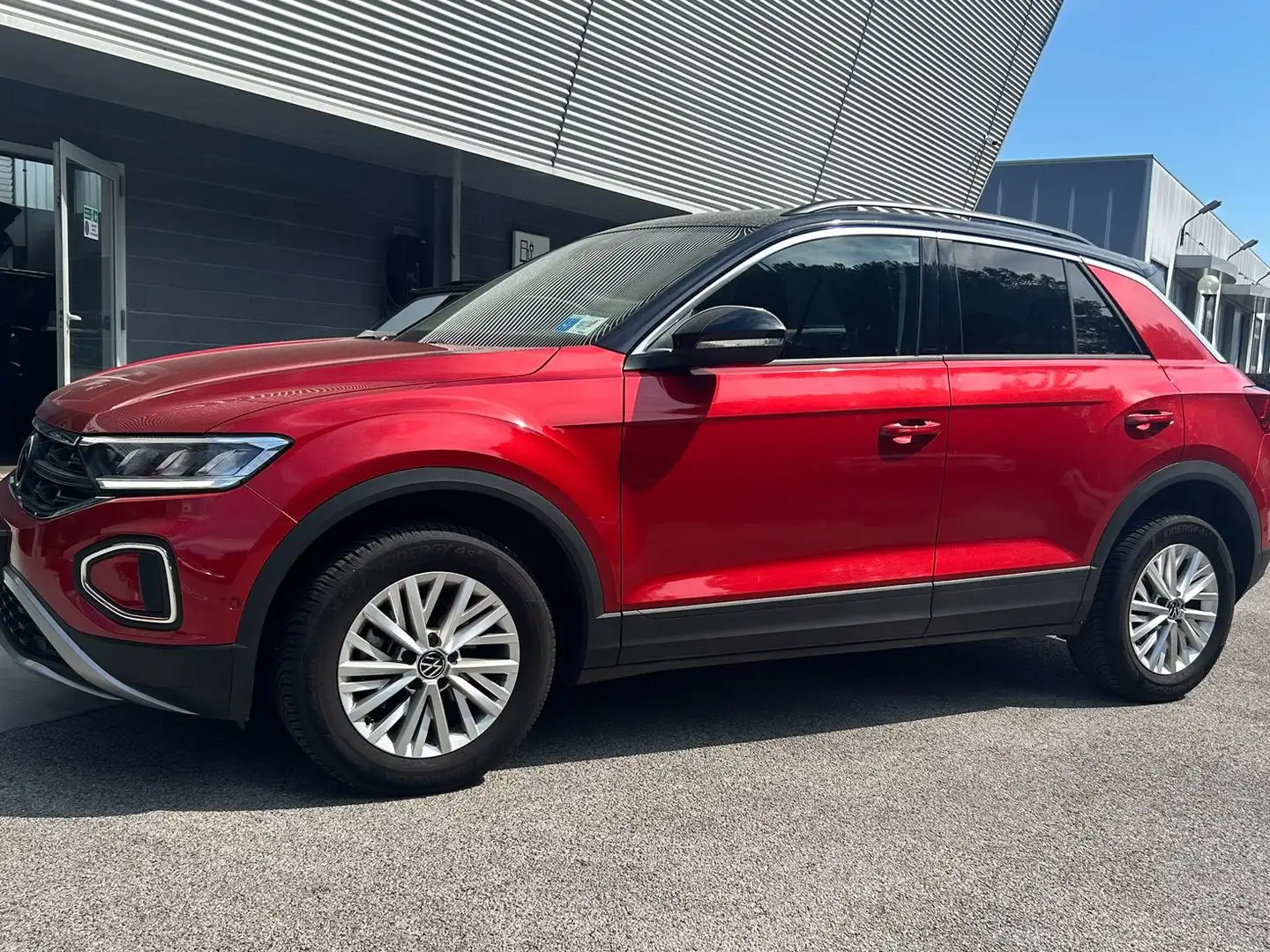 Volkswagen T-Roc T-Roc 2022 1.0 tsi Life 110cv Rosso - 1