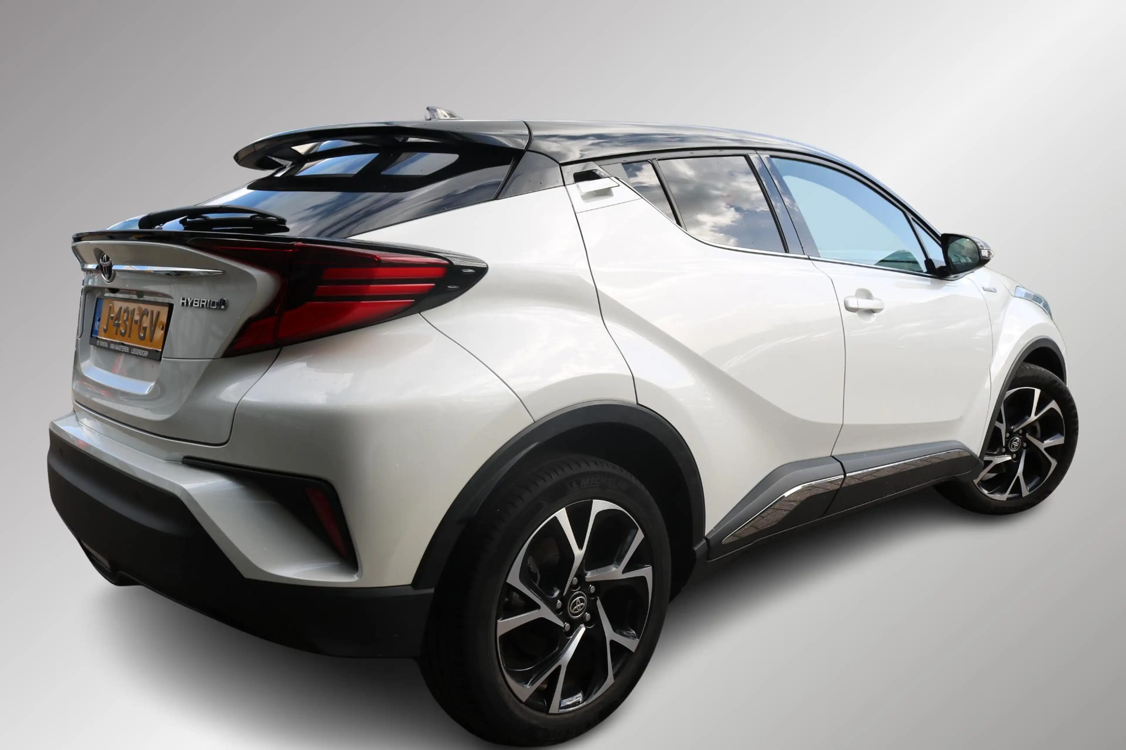 Toyota C-HR 1.8 Hybrid First Edition Parkeersensoren voor,- en — photo 2