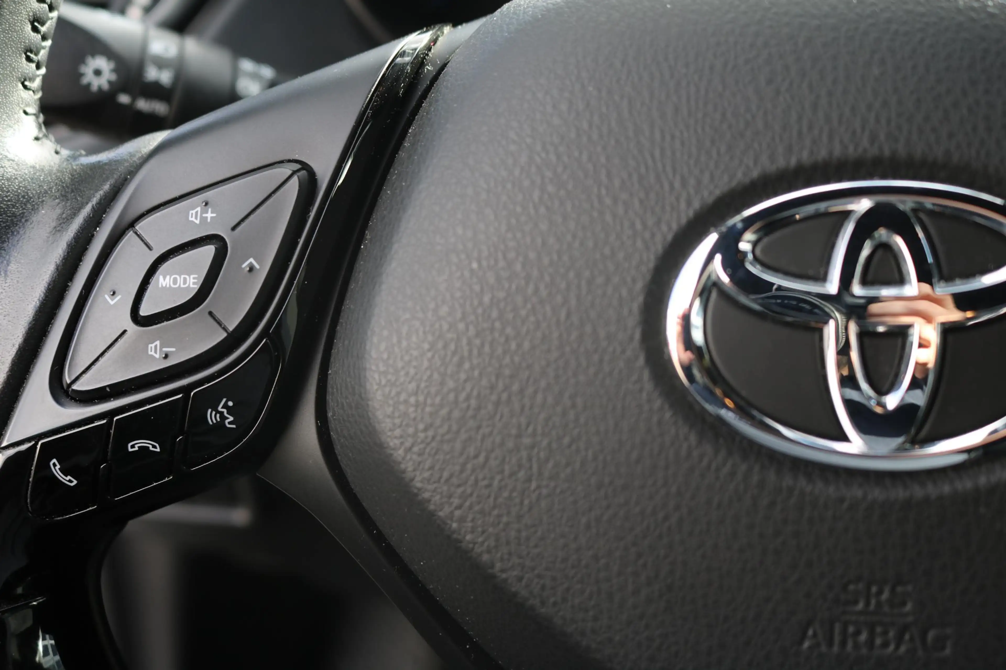 Toyota C-HR 1.8 Hybrid First Edition Parkeersensoren voor,- en — photo 14
