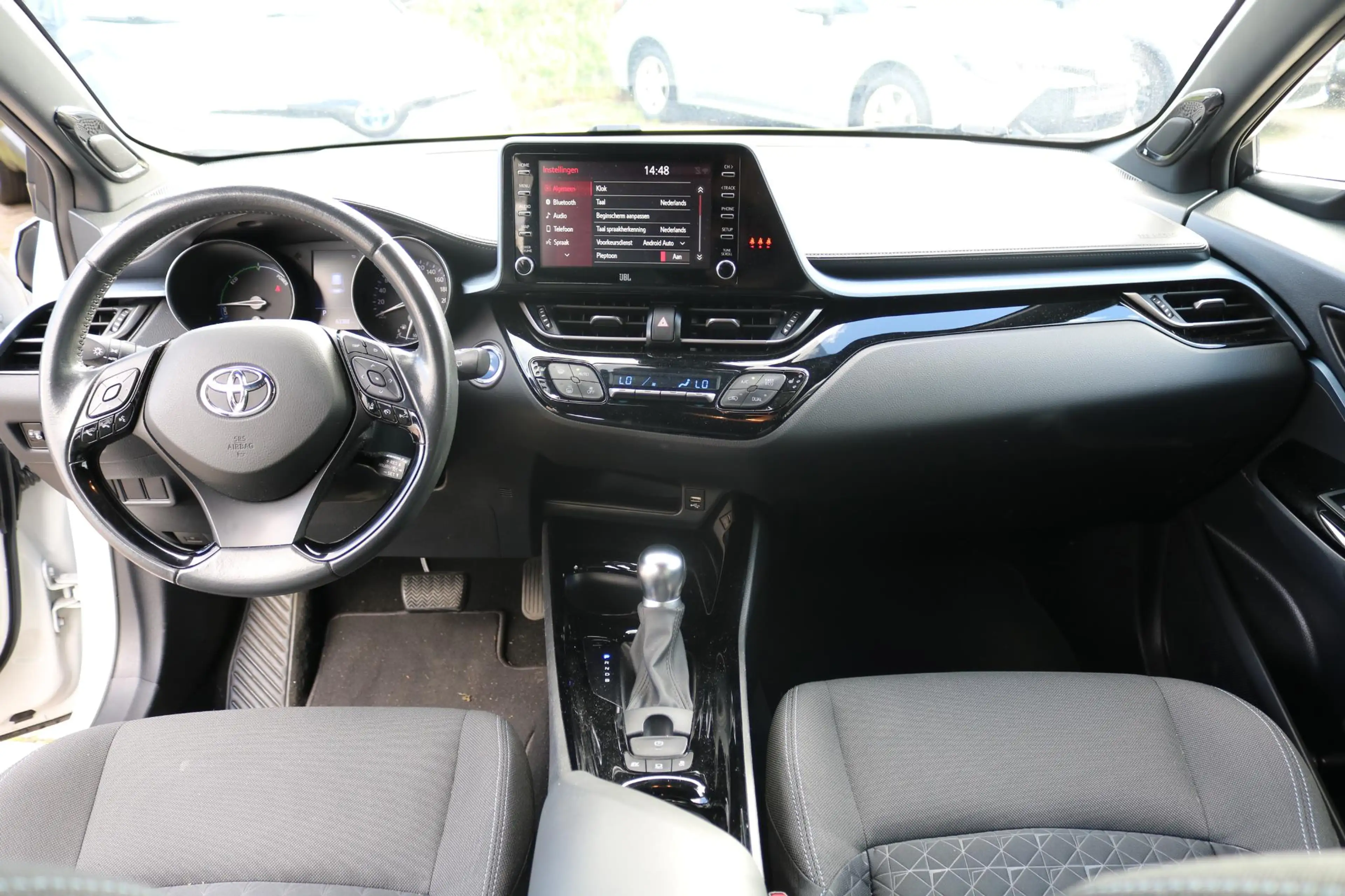 Toyota C-HR 1.8 Hybrid First Edition Parkeersensoren voor,- en — photo 3