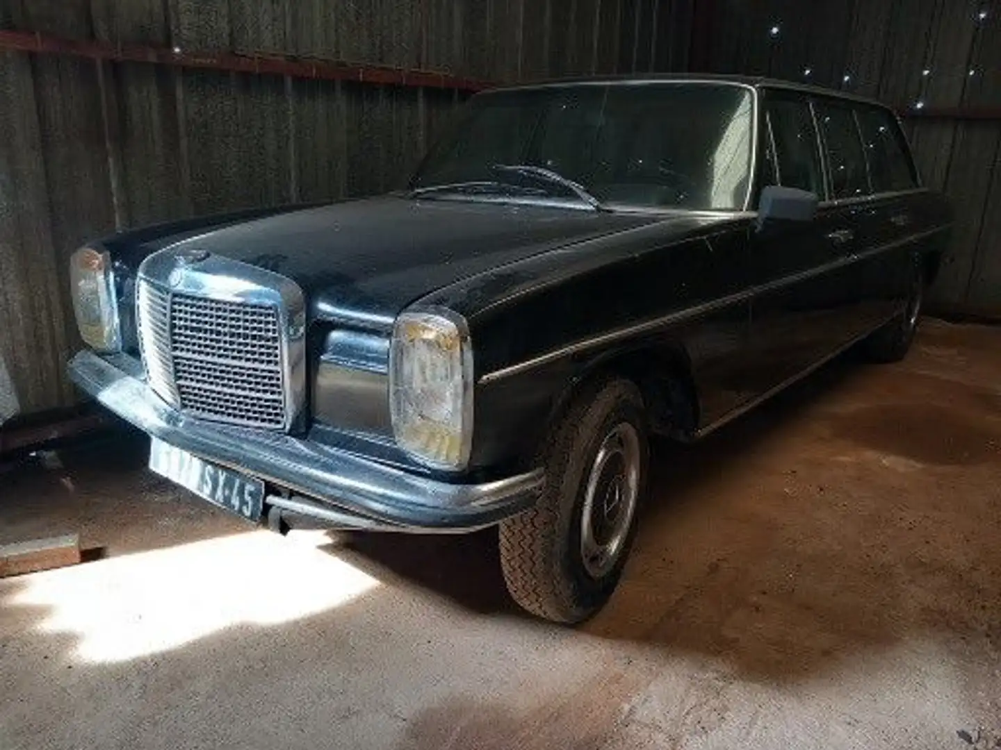Mercedes-Benz 230 Mercedes 230/8 6cylindres limousine 8places Siyah - 1