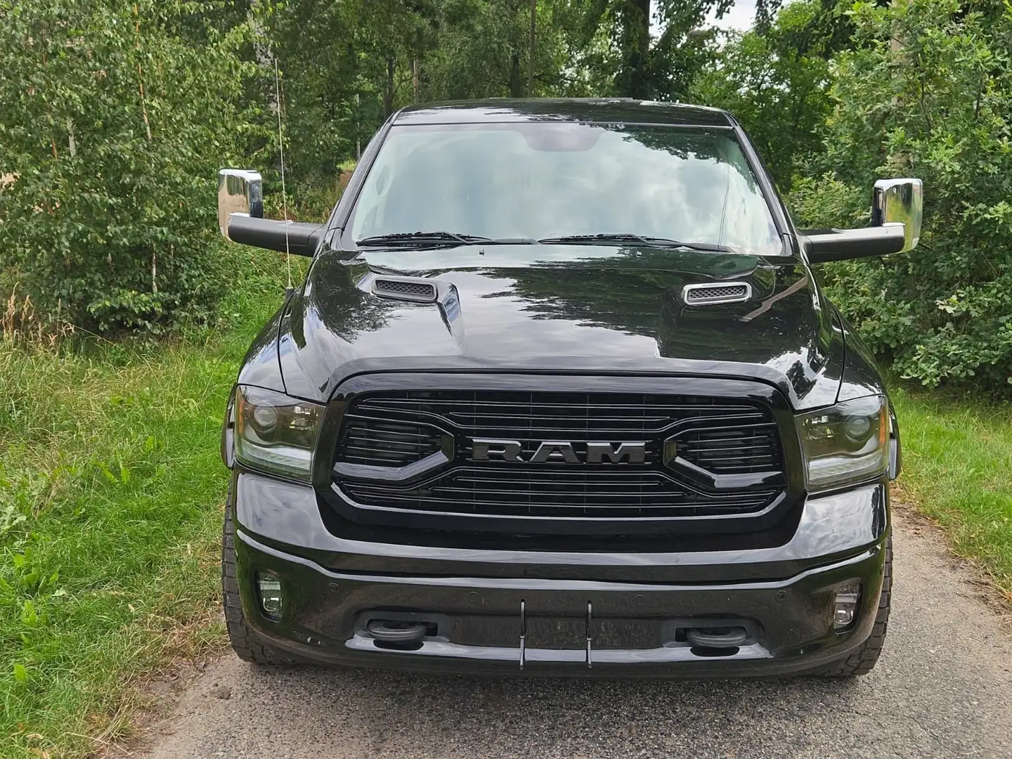 Dodge RAM Laramie,4x4 ,5.7 Hemi,Crew Cab, crna - 2