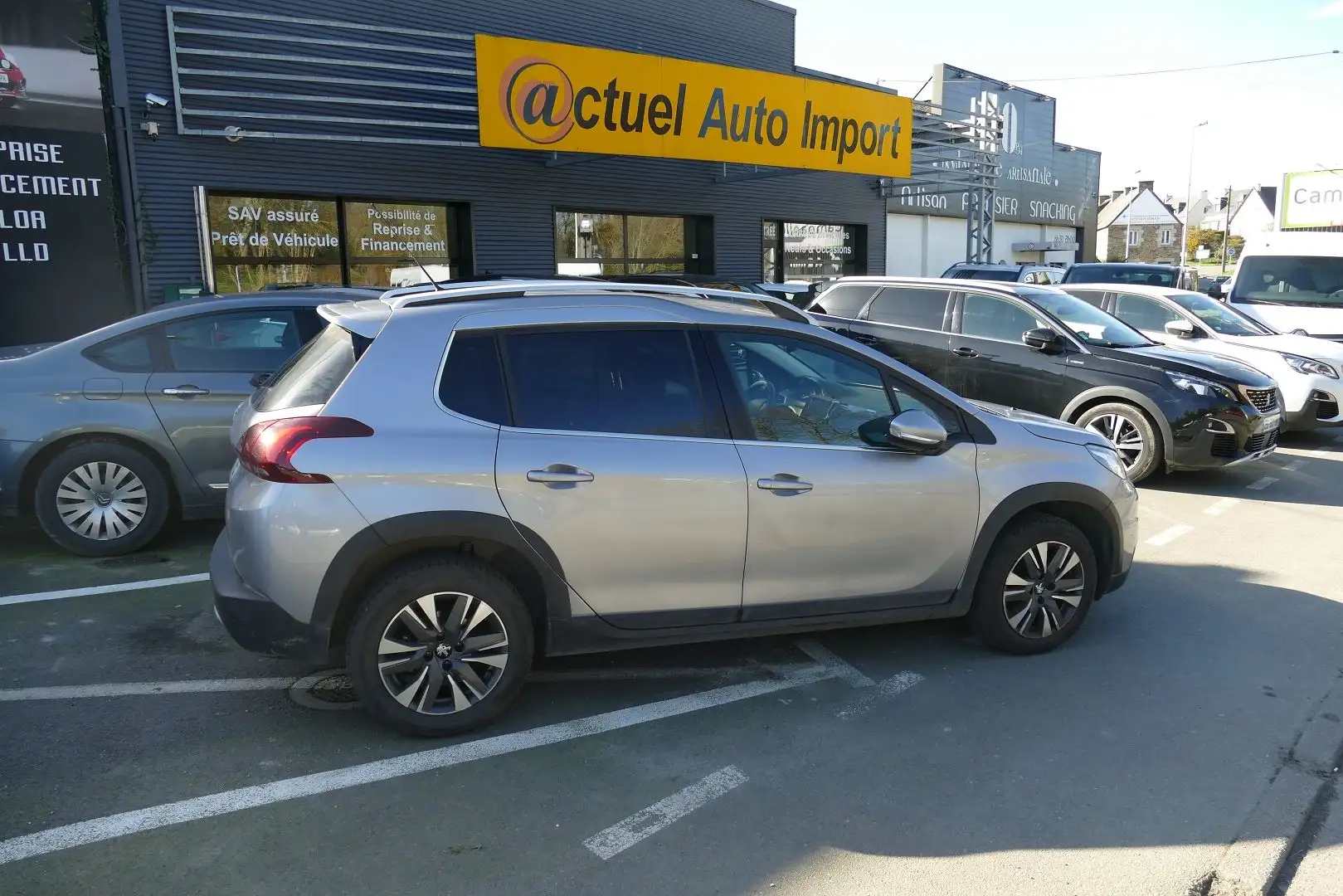 Peugeot 2008 1.2 PURETECH 130CH ALLURE S\u0026S Grau - 1