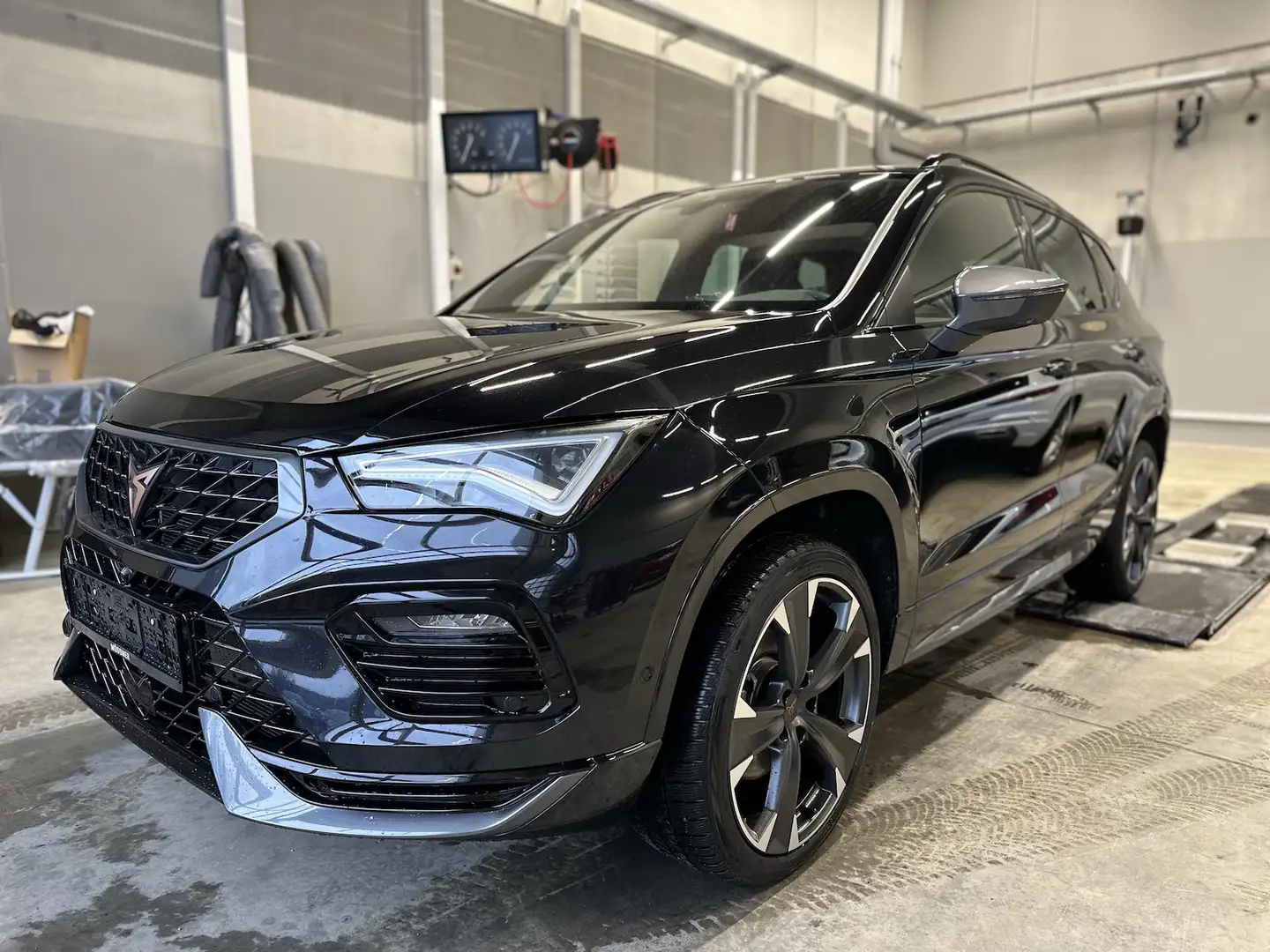 CUPRA Ateca 1,5TSI DSG AHK Assist XL WSS heizbar Schwarz - 1