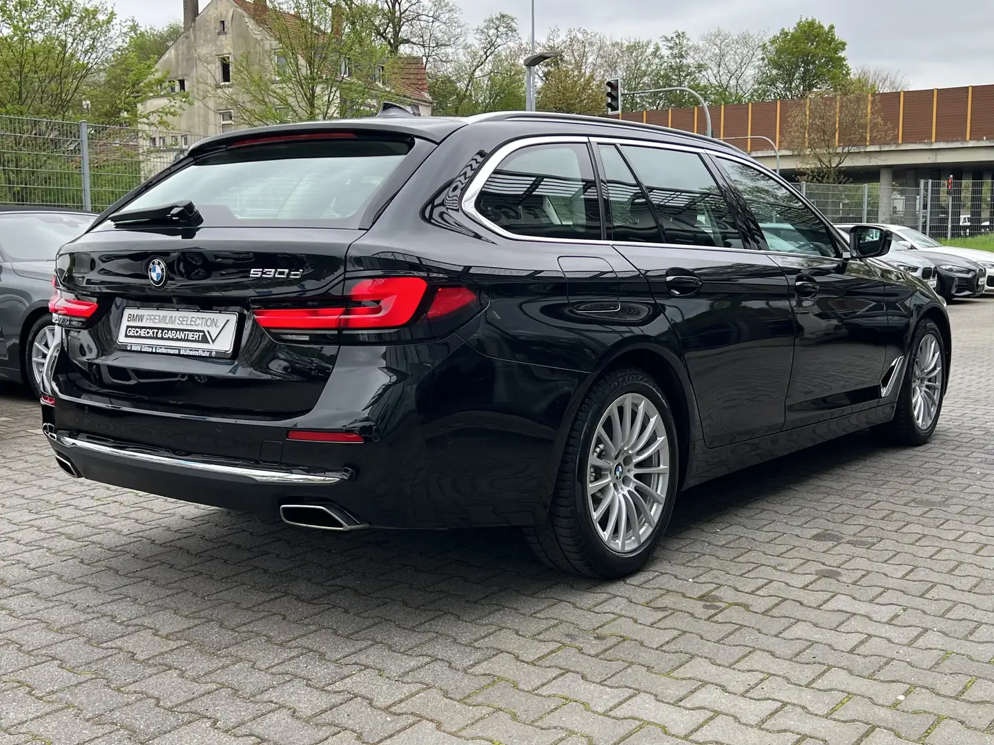 BMW 530 d Touring Luxury Line //Leas.ab EUR669,-inkl.* Schwarz - 2