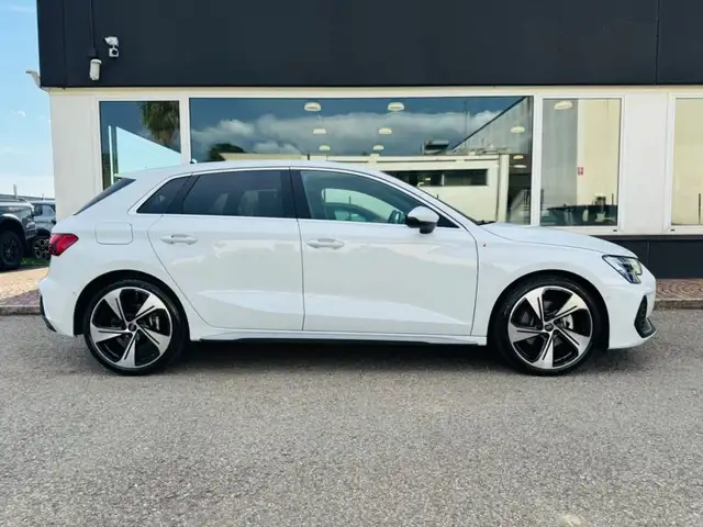 Audi A3 view 11