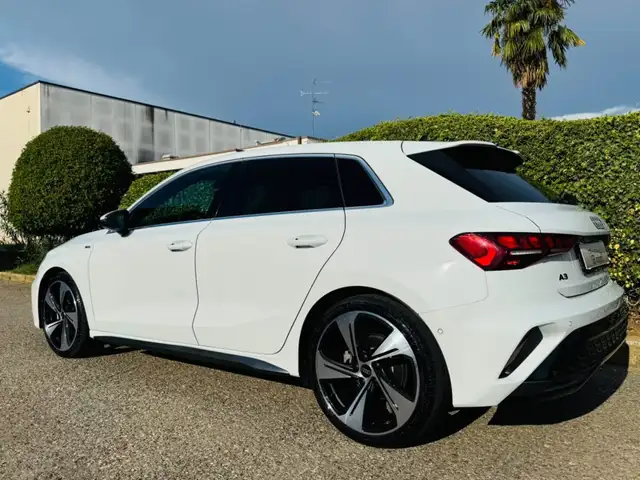 Audi A3 view 4