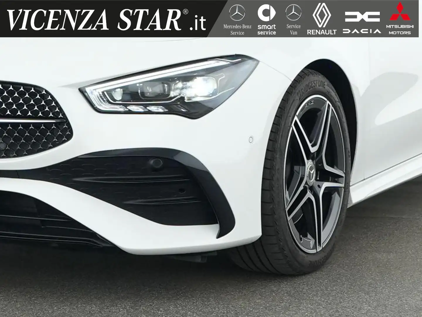 Mercedes-Benz CLA 200 d S.B. AMG PREMIUM Bianco - 2