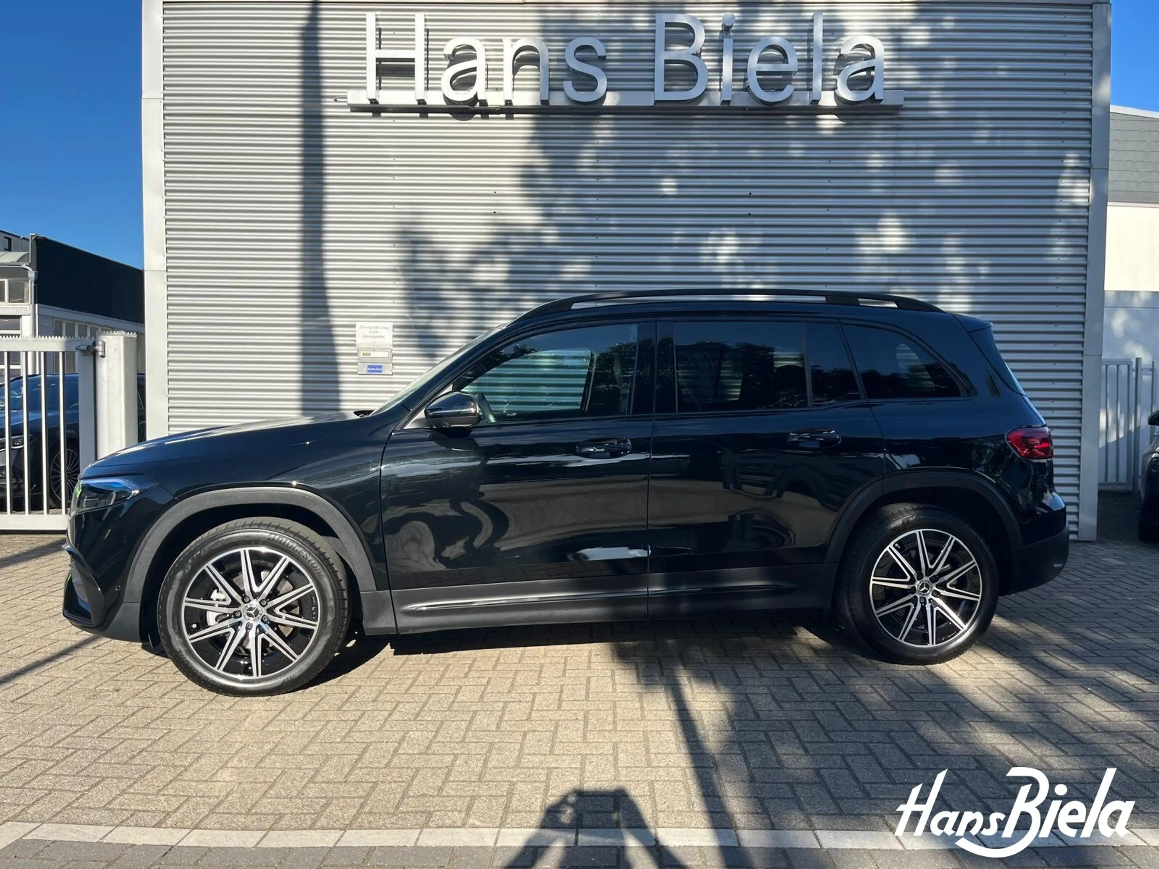 Mercedes-Benz EQB 250 EQB 250+ AMG/Adv.+/Nght/19"/Pan/Dis/360°/HUD/Mem — photo 4