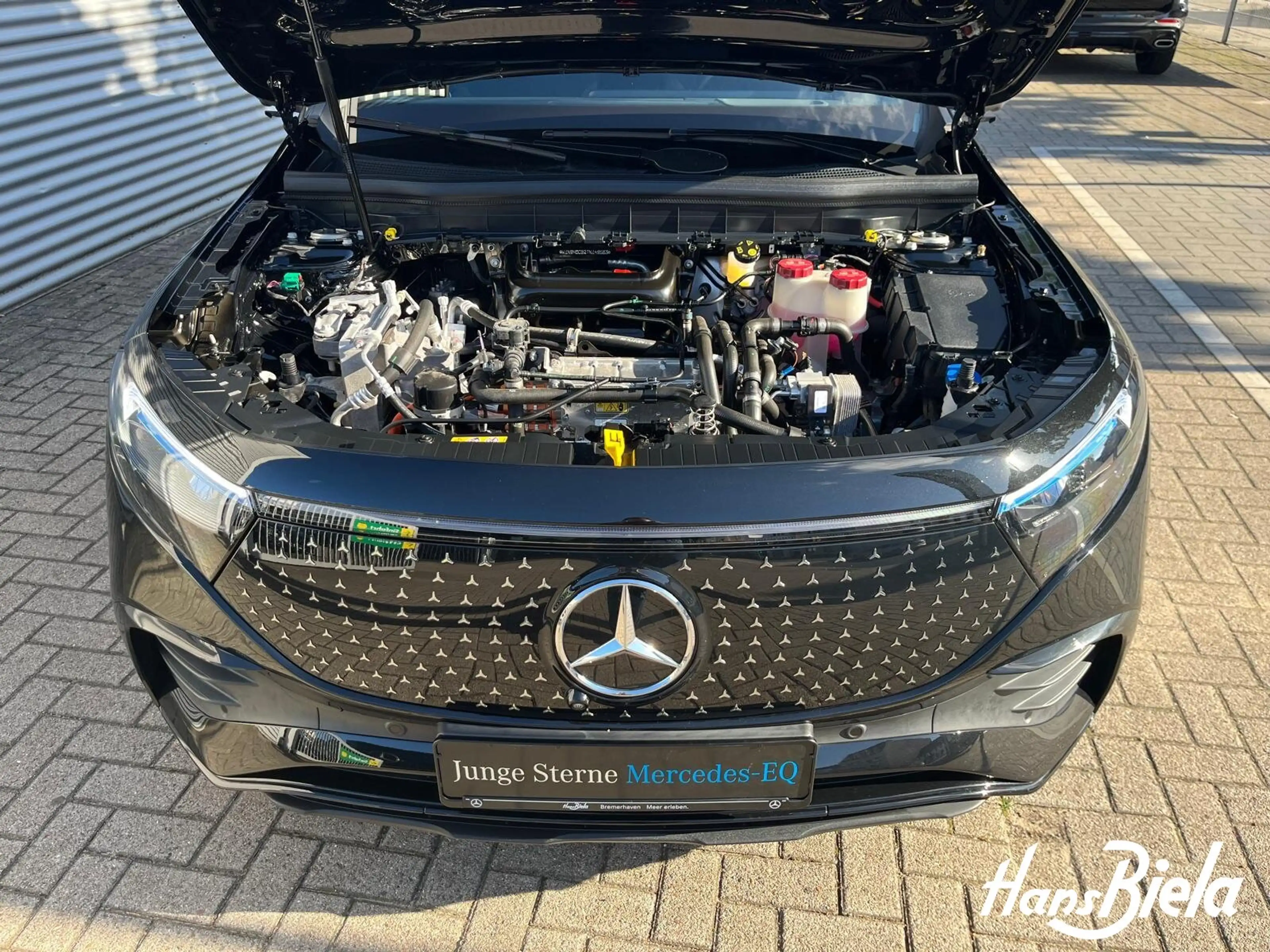 Mercedes-Benz EQB 250 EQB 250+ AMG/Adv.+/Nght/19"/Pan/Dis/360°/HUD/Mem — photo 7