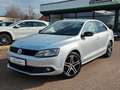 Volkswagen Jetta VI Match *NAVI*Bi-Xenon*PDC*Freisprech*DSG Silber - thumbnail 1
