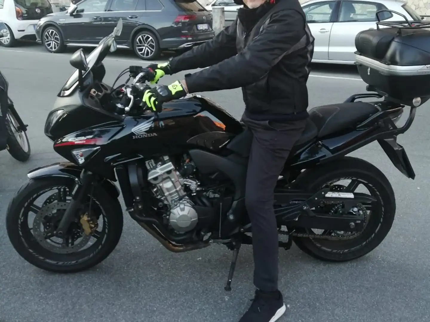 Honda CBF 600 CBF 600 S ABS I.E. crna - 1