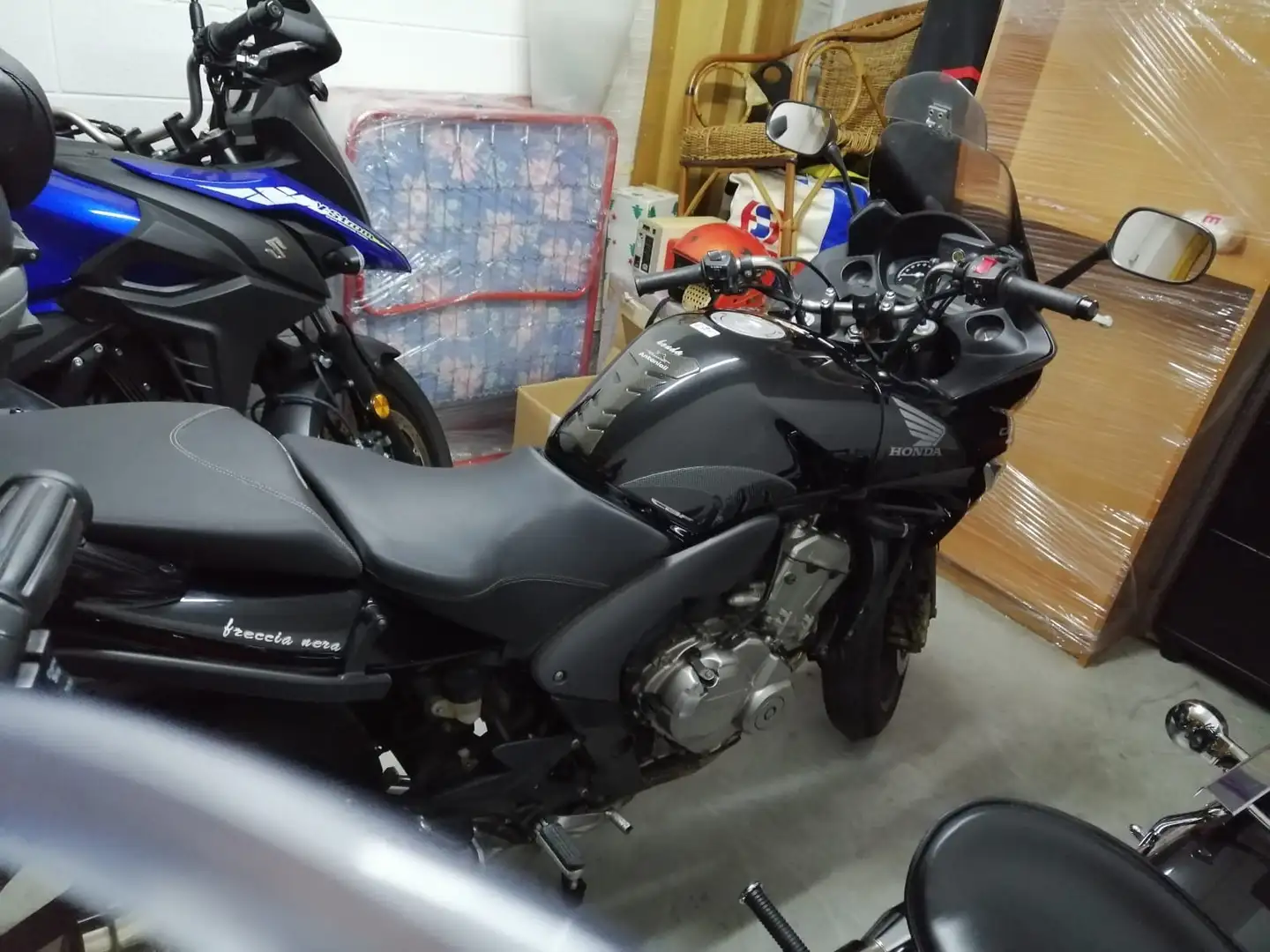 Honda CBF 600 CBF 600 S ABS I.E. crna - 2