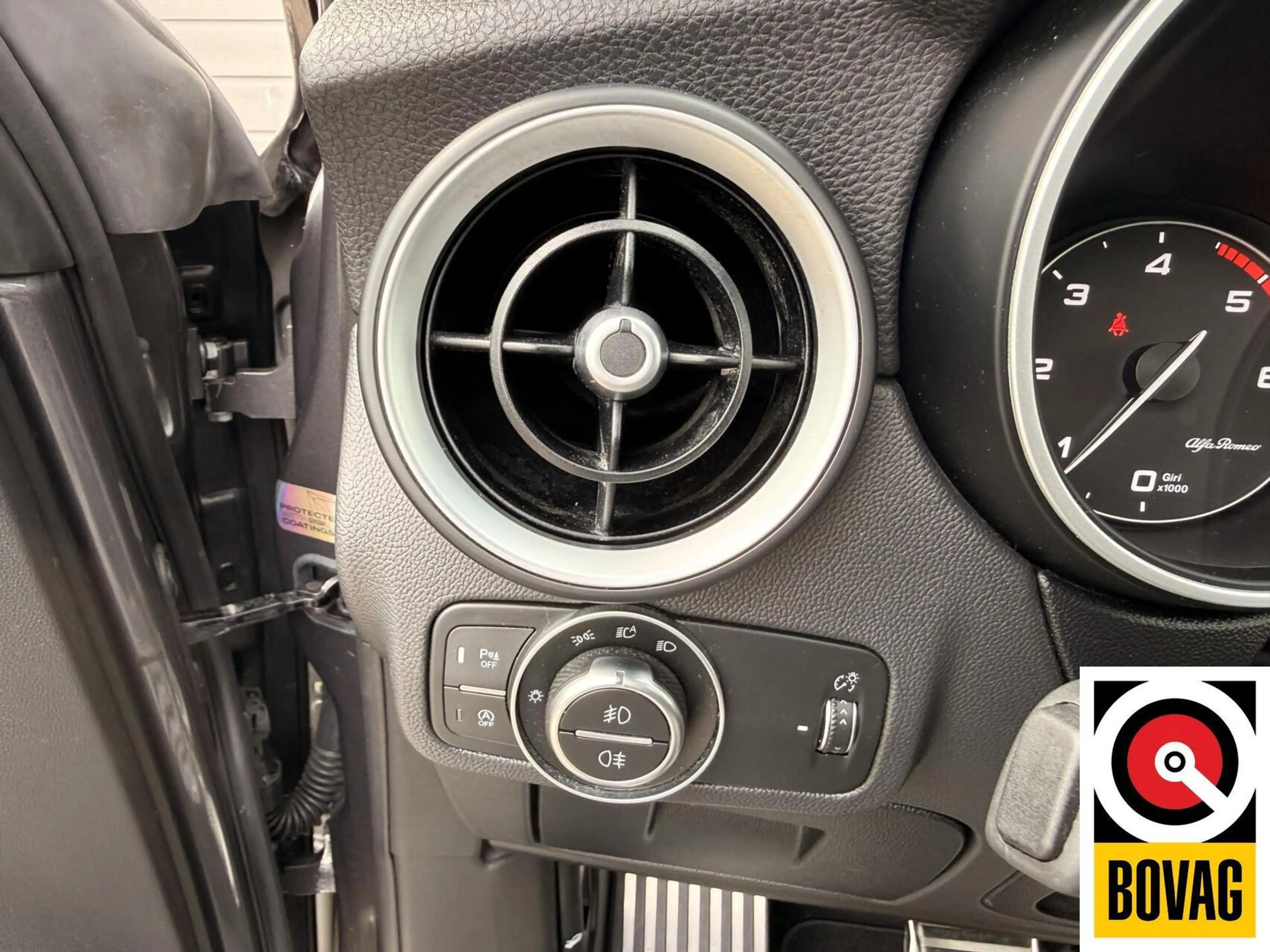 Alfa Romeo Stelvio 2.2 JTD AWD Veloce — photo 34