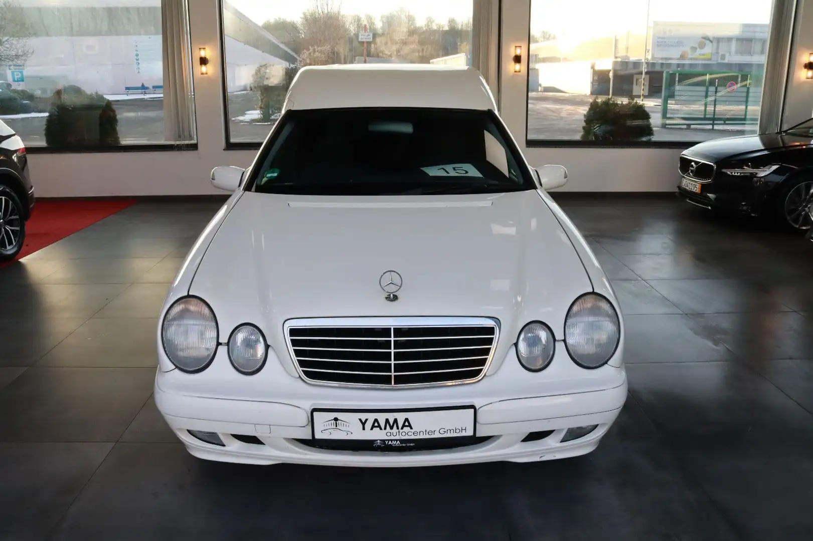 Mercedes-Benz E 220 CDI Debesta Bestattungswagen/Leichenwagen Weiß - 2