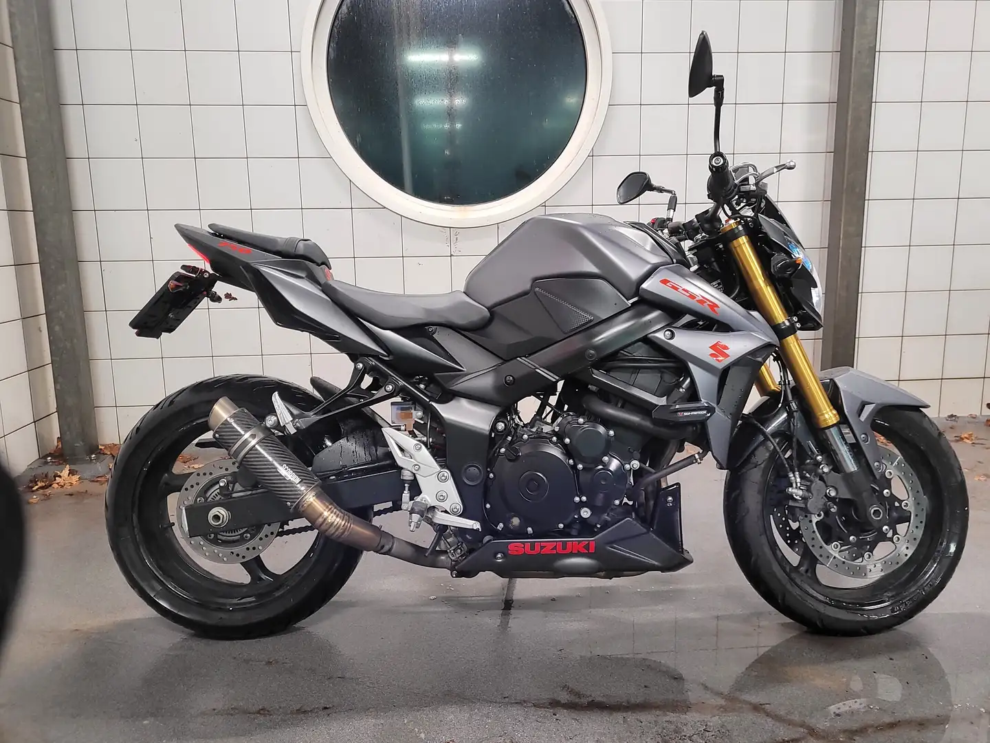 Suzuki GSR 750 Gsr 750A 2016 abs Grijs - 1