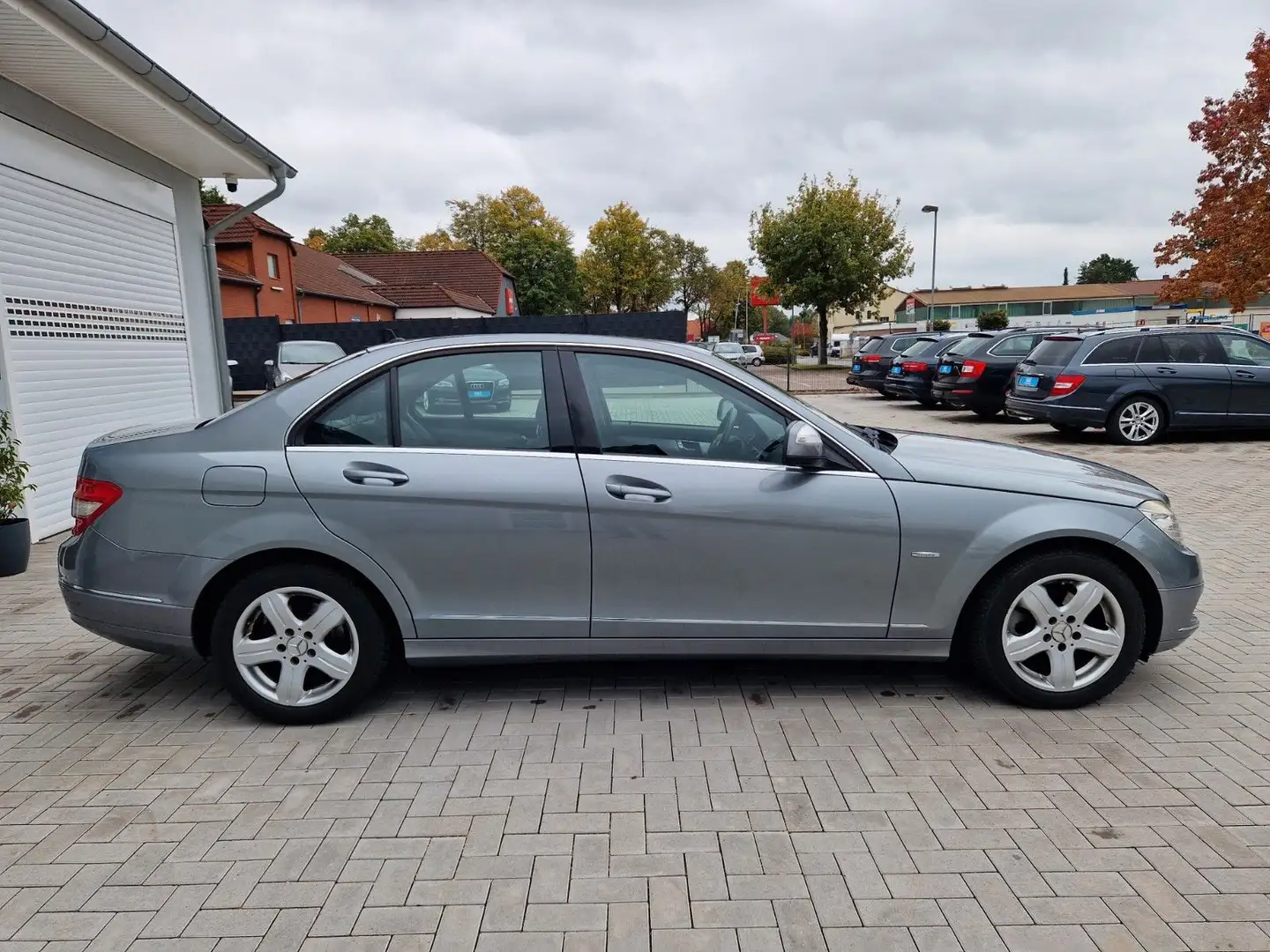 Mercedes-Benz C 180 Kompressor+Automatik+Scheckheft+Bi-Xenon Plateado - 2