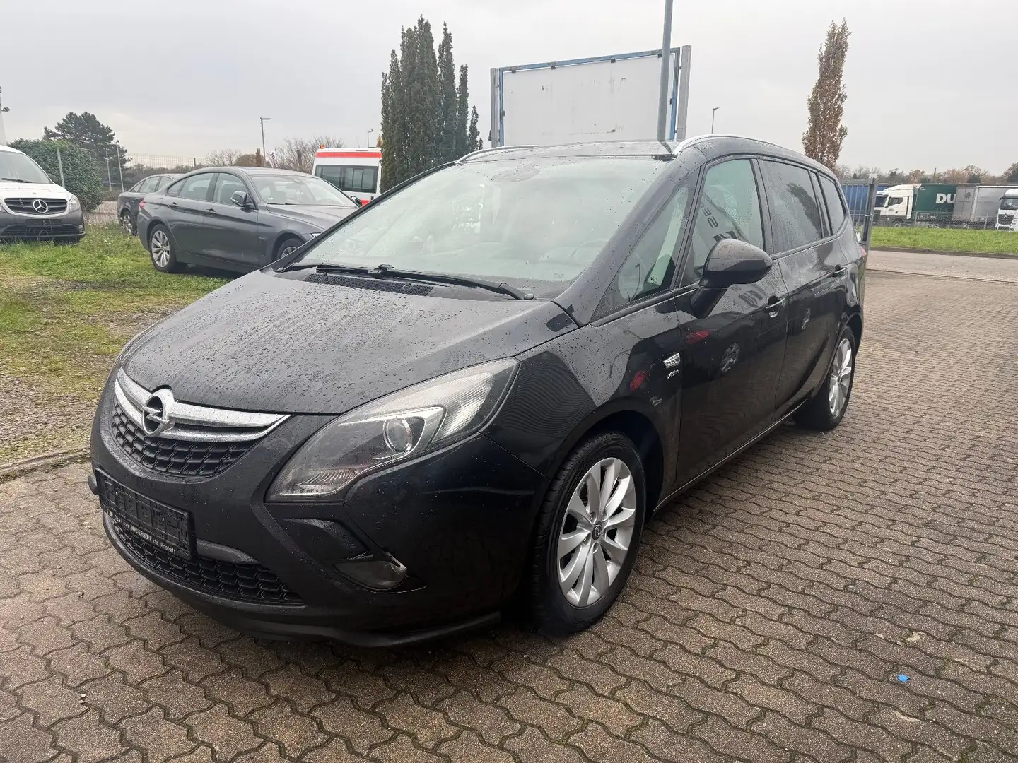 Opel Zafira C Tourer Active EURO 6 Schwarz - 1
