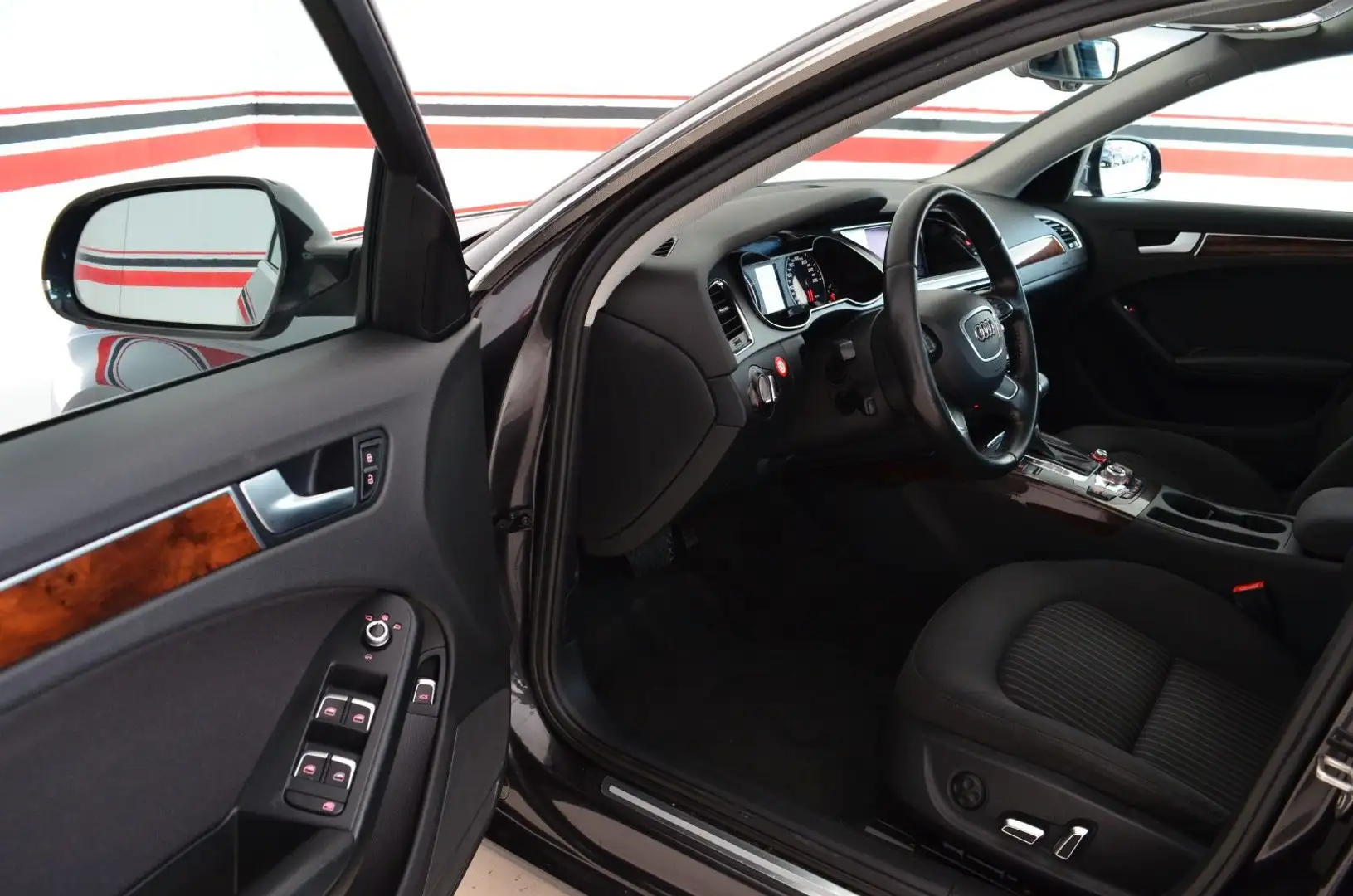 Audi A4 Lim.  Automatik |Bi-Xenon |Navi |PDC |16`Alu Grau - 2