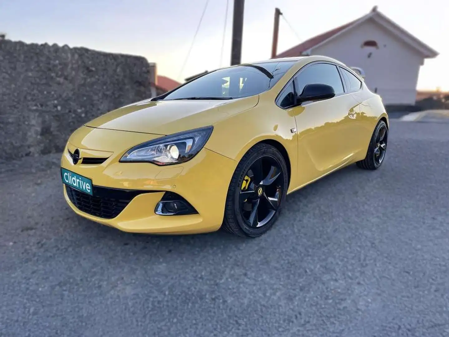 Opel Astra GTC 2.0CDTi S/S Sportive Amarillo - 2