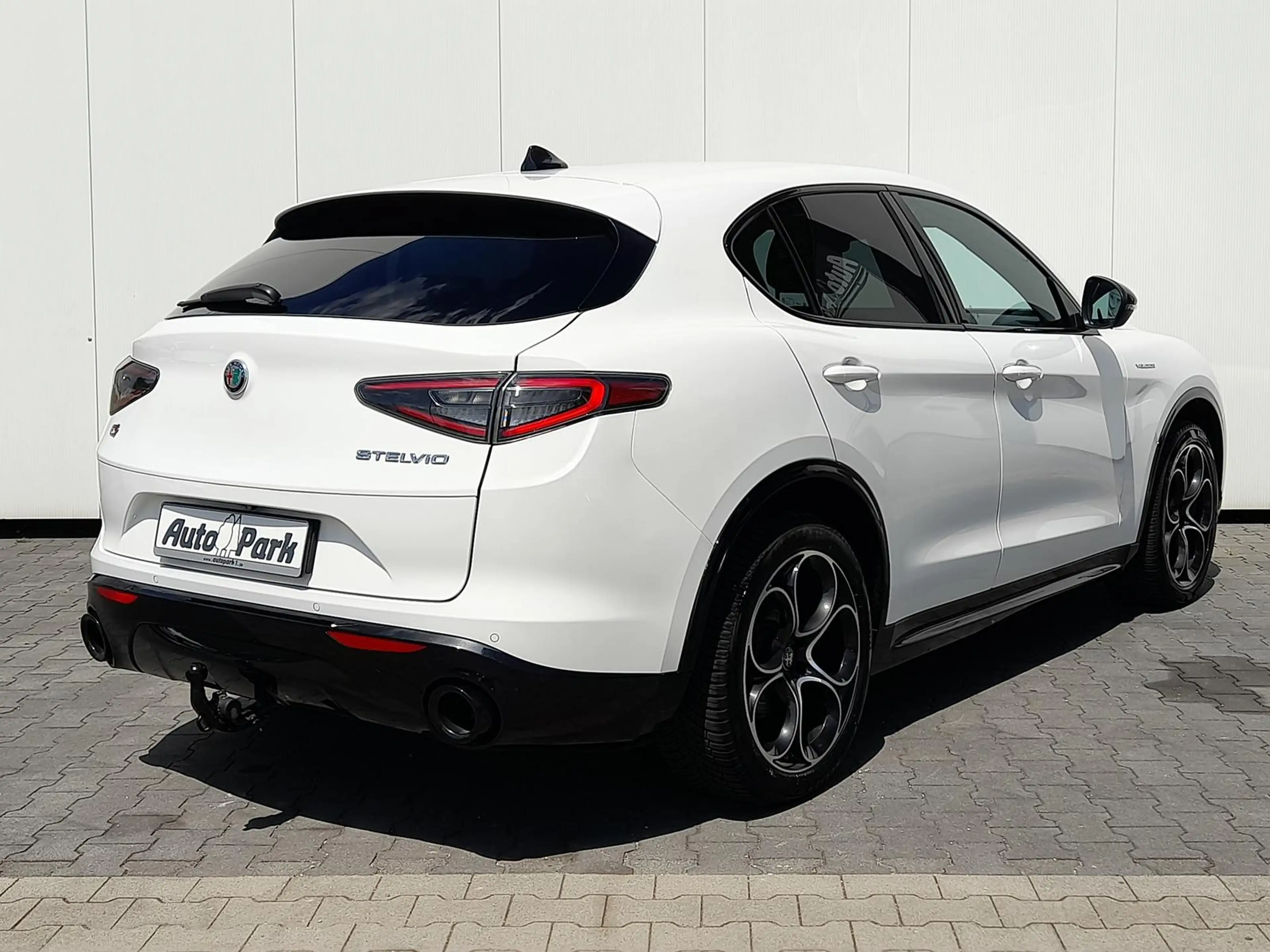 Alfa Romeo Stelvio 2.2 Veloce NAVI~AHK~RFK~ACC~ALU20"~APP — photo 3