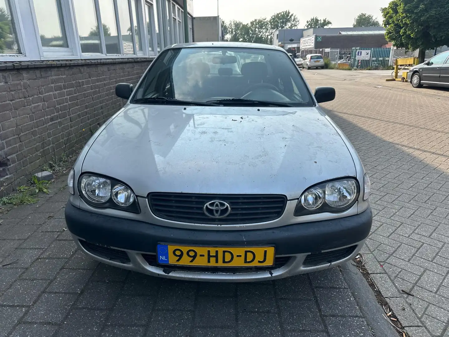 Toyota Corolla 1.4 VVT-i Terra AIRCO!!! Gris - 2
