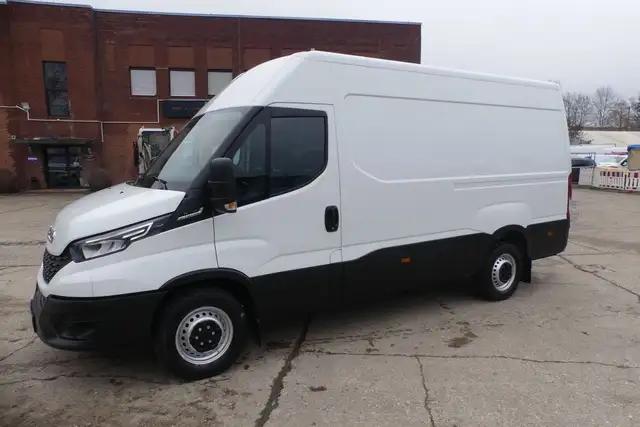 Iveco Daily 2,3 L2H2Aut*Temp*Klim*LED*Kam*Navi*AHK3,5t
