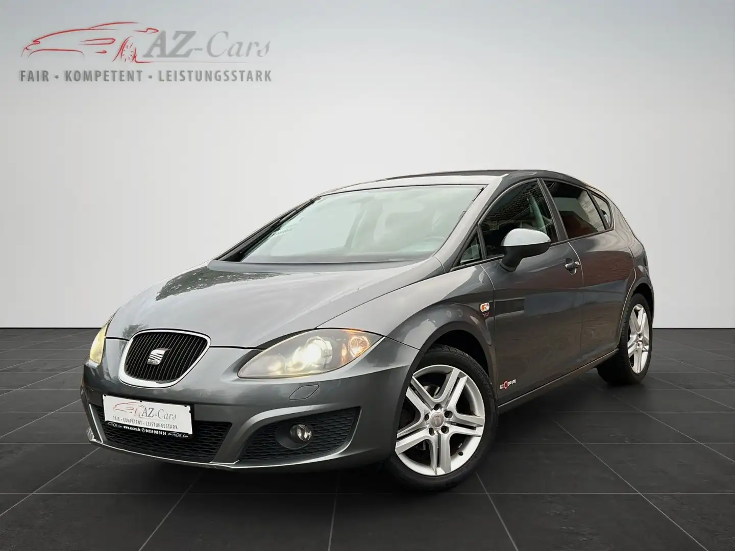SEAT Leon Style 2.0 TDI Copa*BI-XENON*NAVI*KLIMAAUT.* Grau - 2
