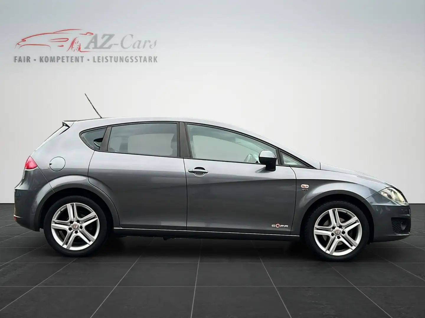 SEAT Leon Style 2.0 TDI Copa*BI-XENON*NAVI*KLIMAAUT.* Grau - 1