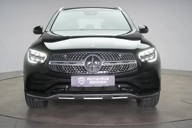 Mercedes-Benz 300 view 2