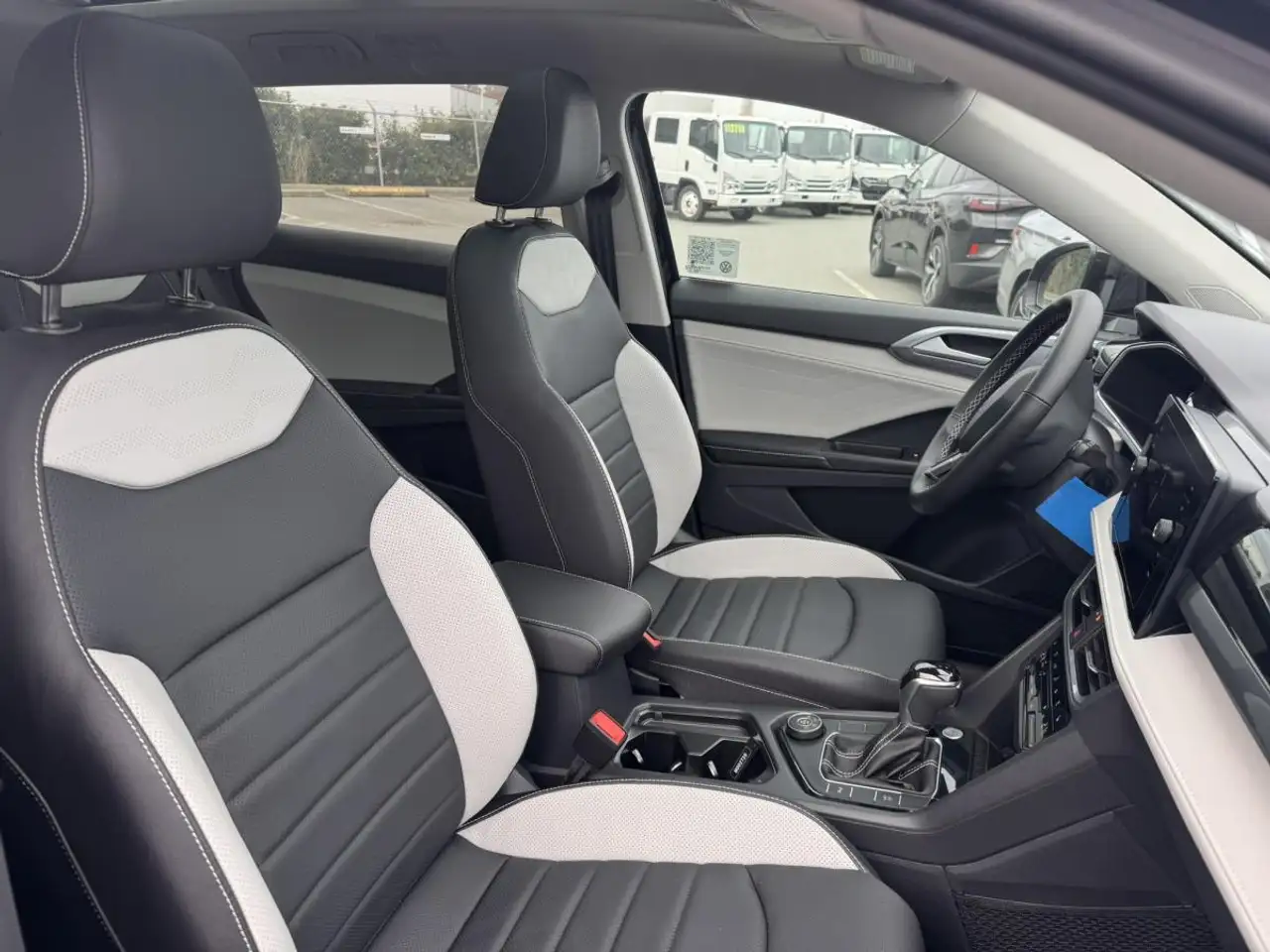 Volkswagen Taos снимка Volkswagen Taos