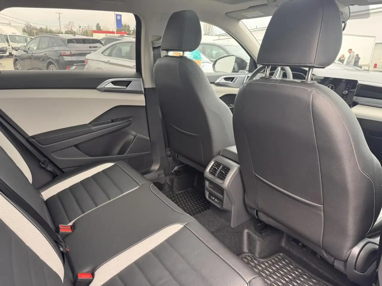 Volkswagen Taos снимка Volkswagen Taos