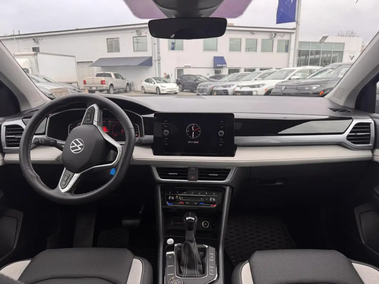 Volkswagen Taos снимка Volkswagen Taos