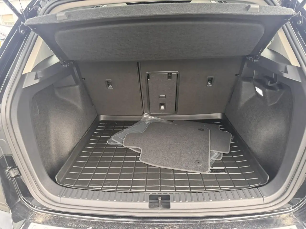 Volkswagen Taos снимка Volkswagen Taos