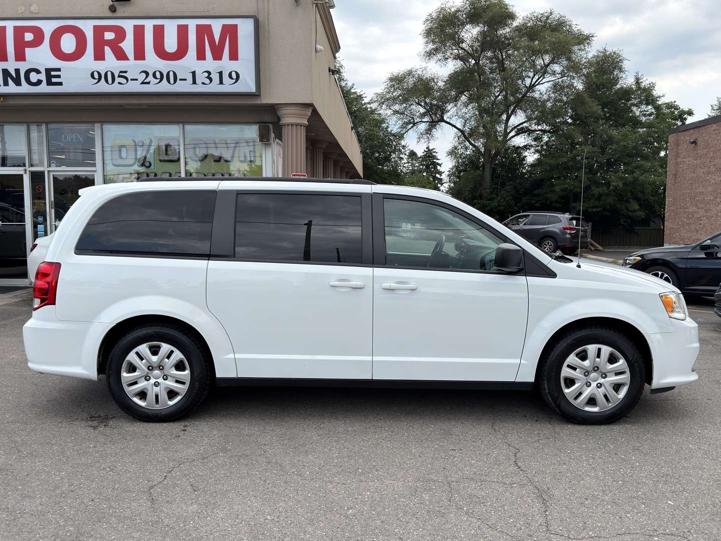 2020 Dodge Grand Caravan SXT | 7 Pass | Stow n Go | Tri Zone Climate | — photo 1