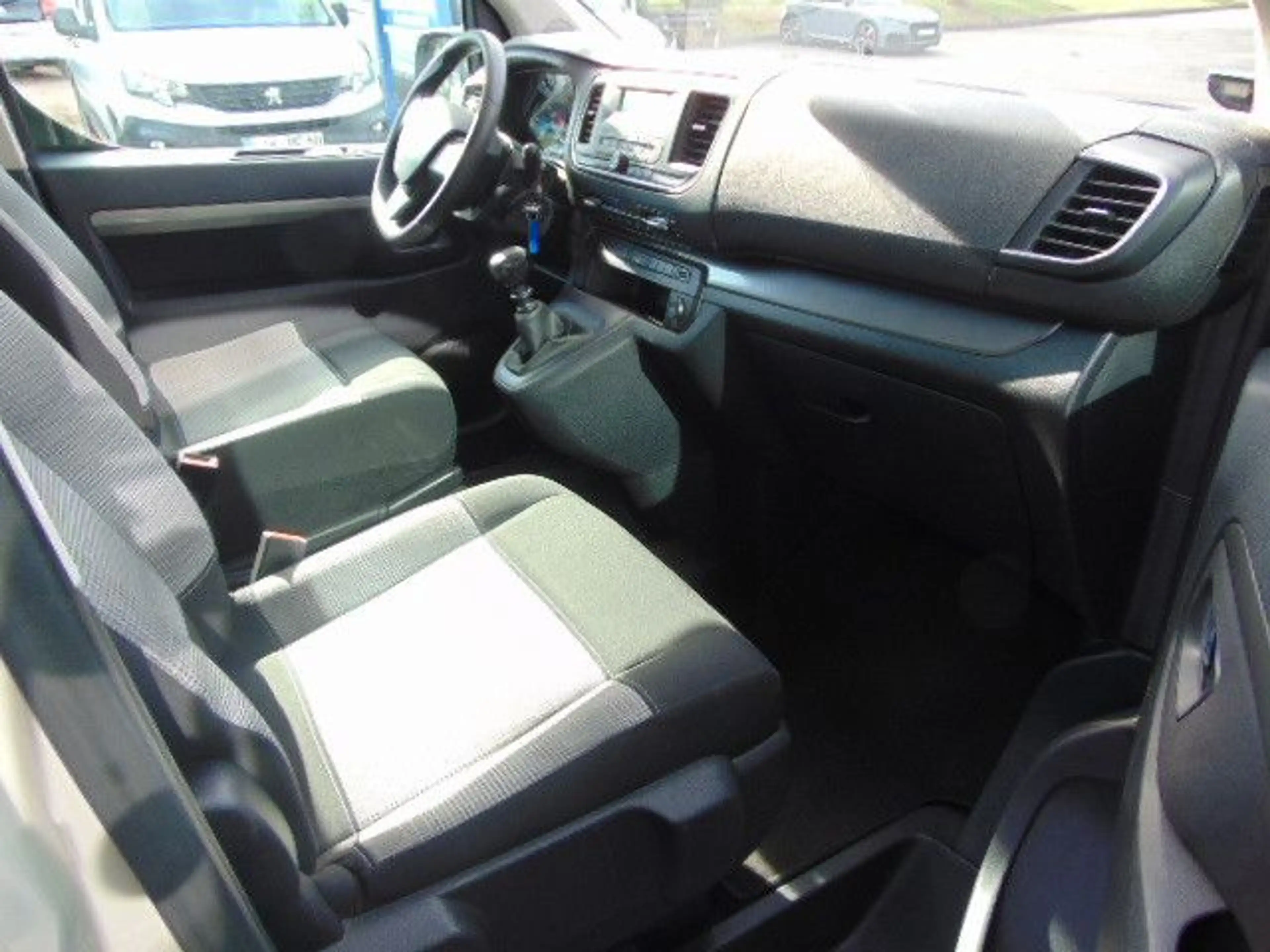 Citroen Spacetourer Spacetourer Feel M — photo 9