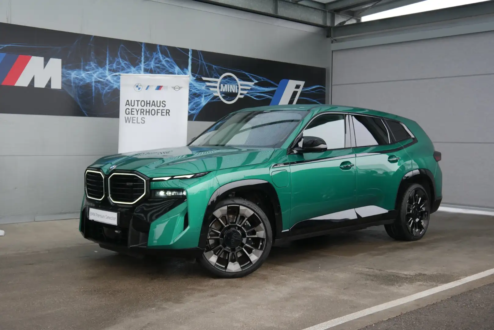 BMW XM 50e Vert - 1