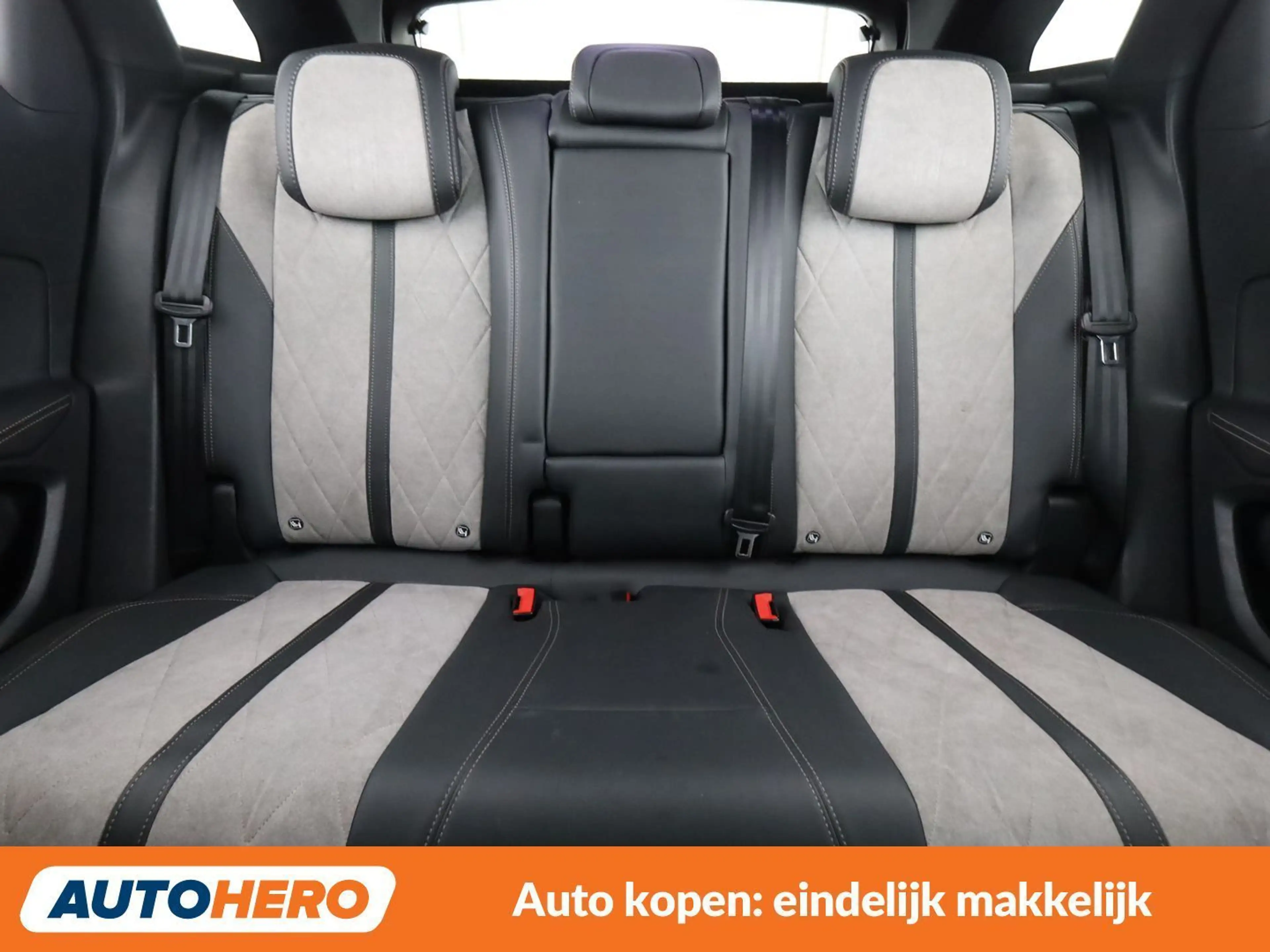 Peugeot 3008 1.6 Hybrid 4 300 GT — photo 15