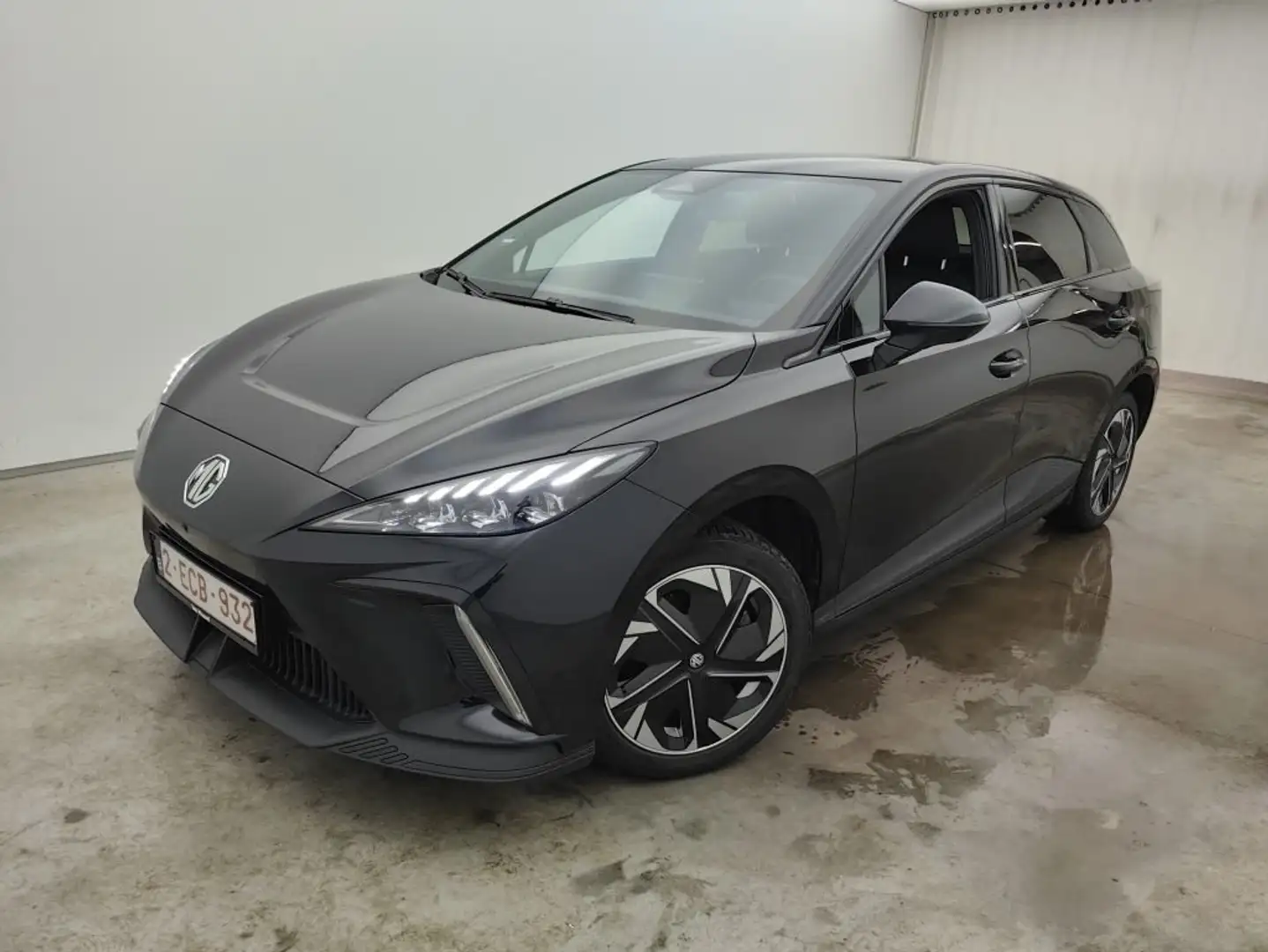 MG MG4 64 kWh Luxury 150 kW - 1