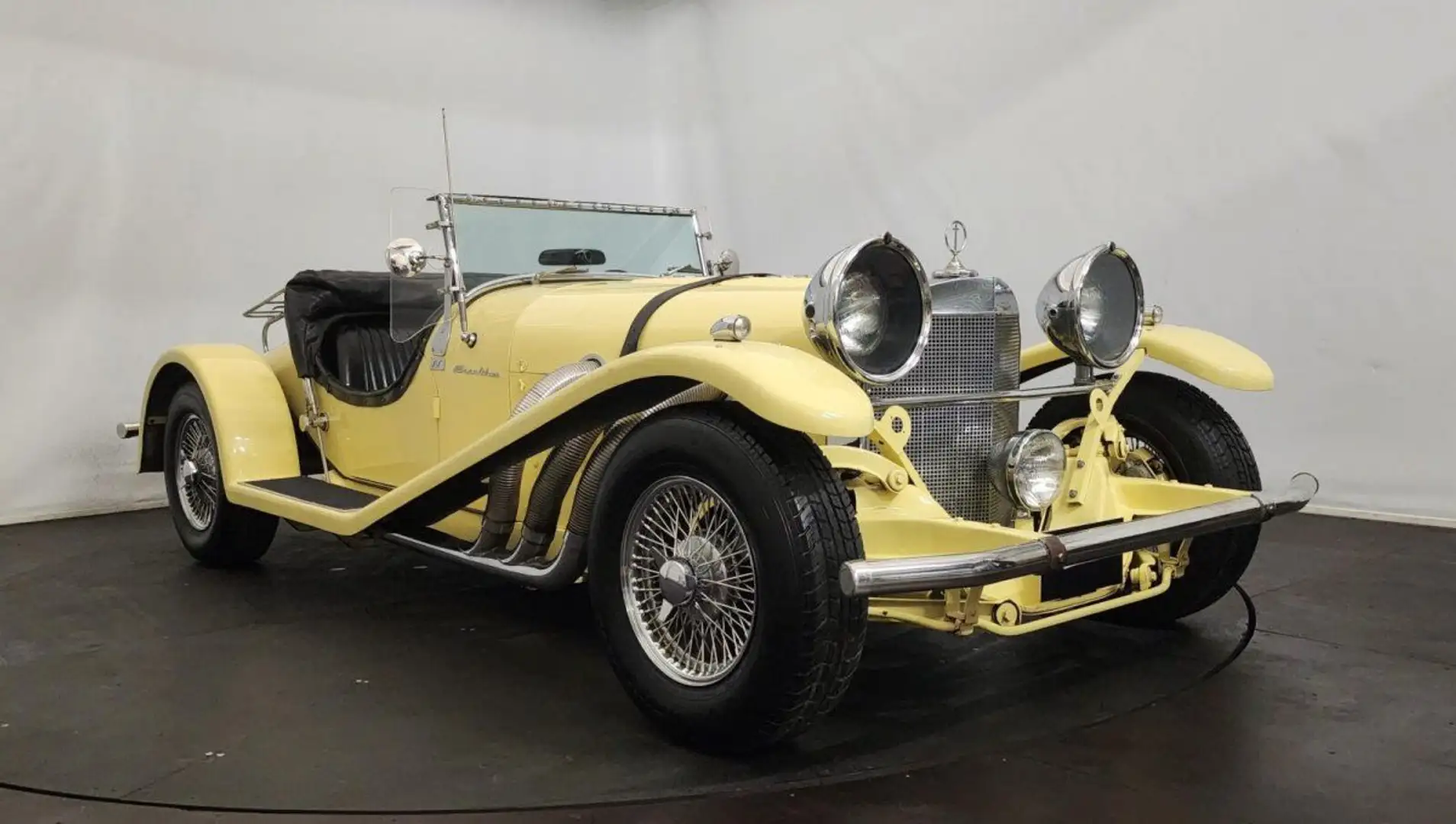 Oldtimer Excalibur SS Séries I Jaune - 1