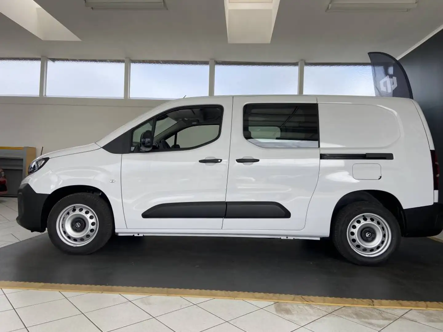 Opel Combo COMBO Cargo DOKA XL 1,5 101PS 6G Schalter 5 Sitze Weiß - 1