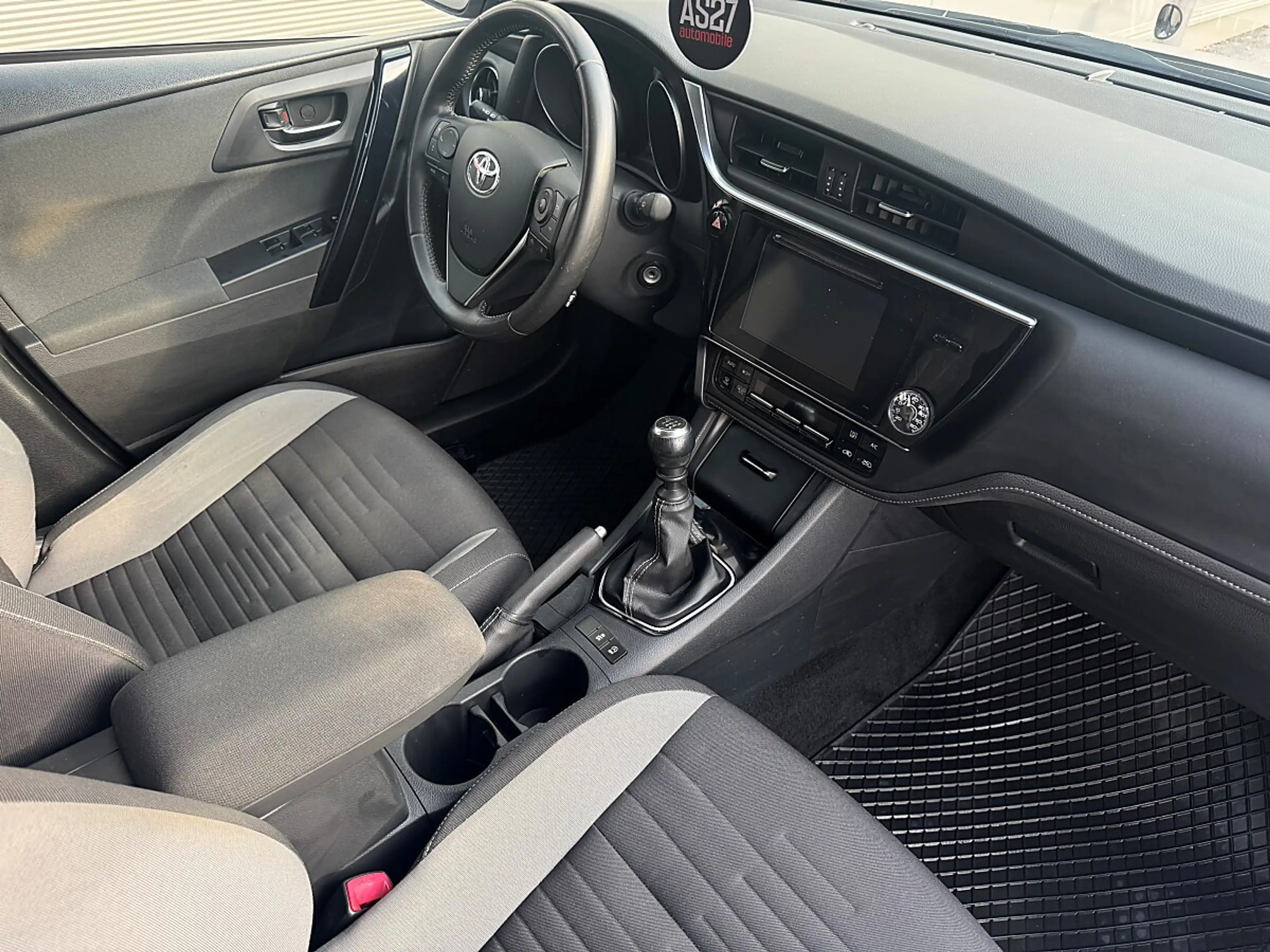 Toyota Auris TS 1,6 D-4D Active — photo 15