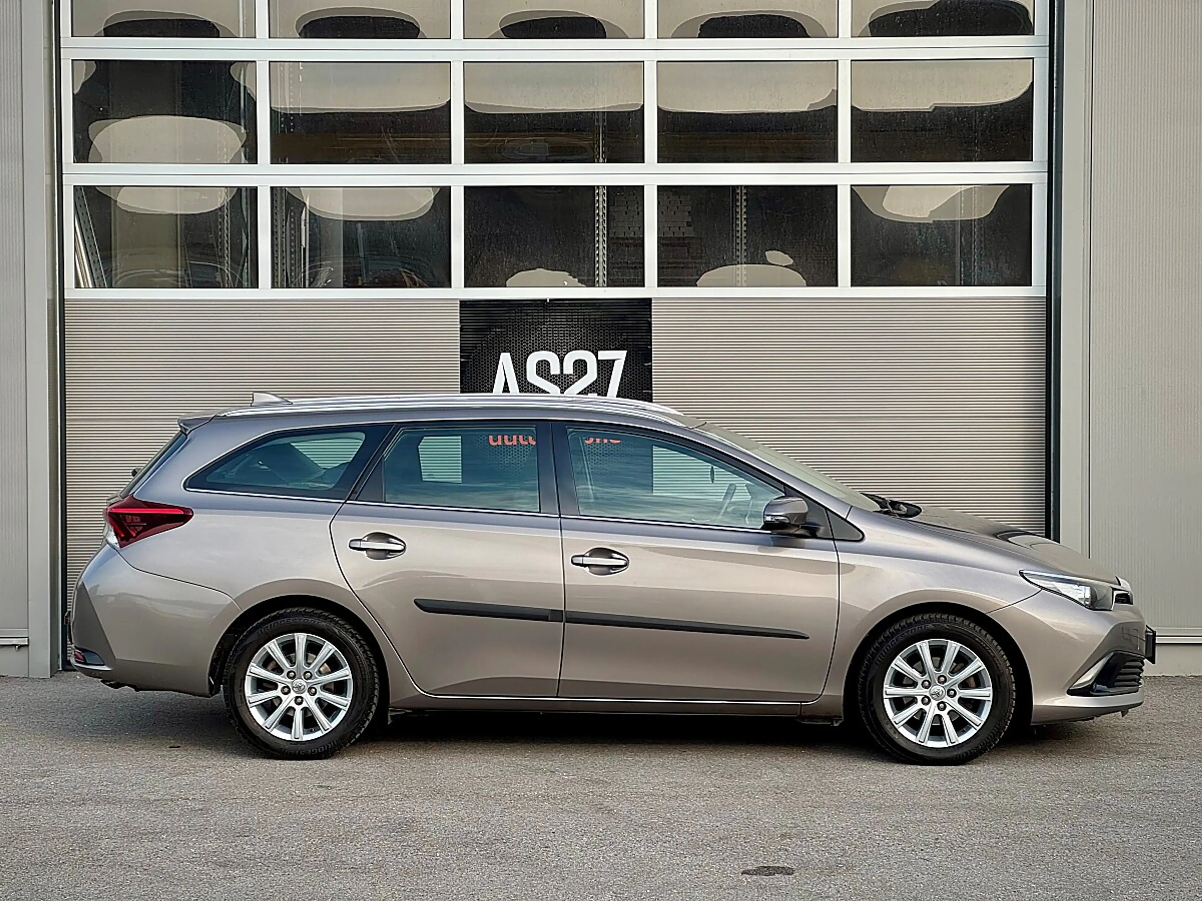 Toyota Auris TS 1,6 D-4D Active — photo 3