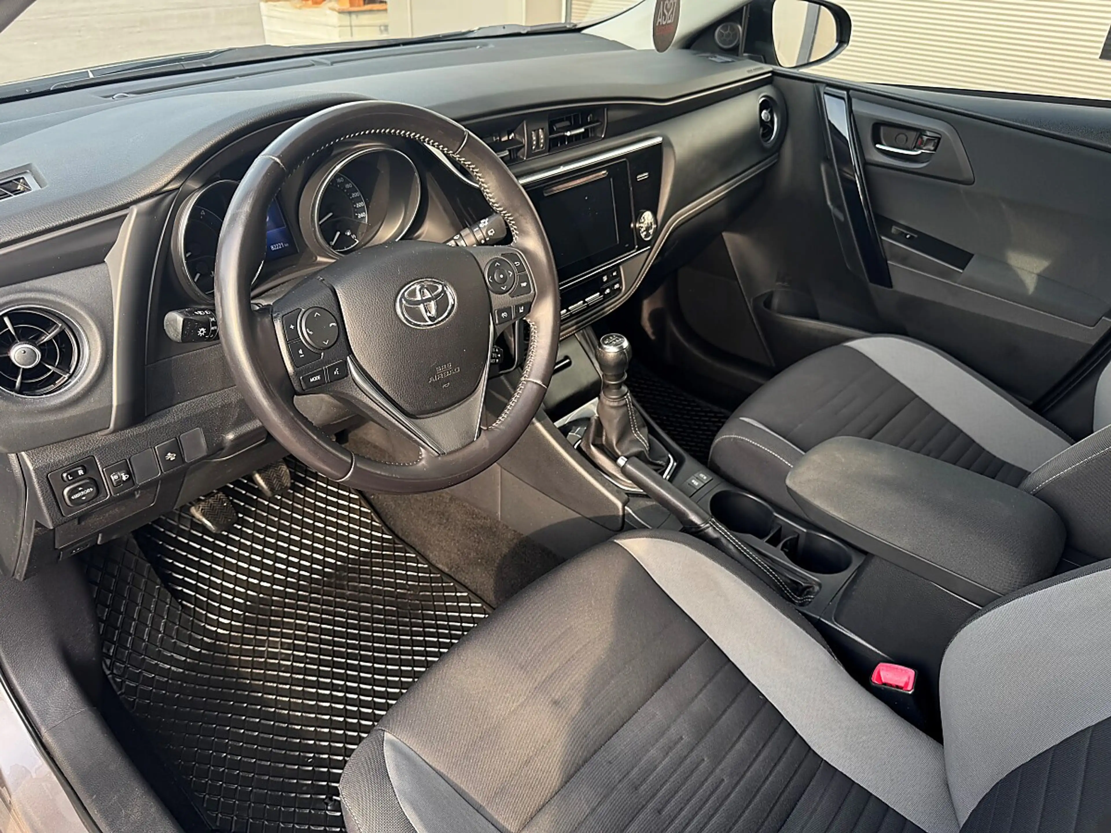 Toyota Auris TS 1,6 D-4D Active — photo 14